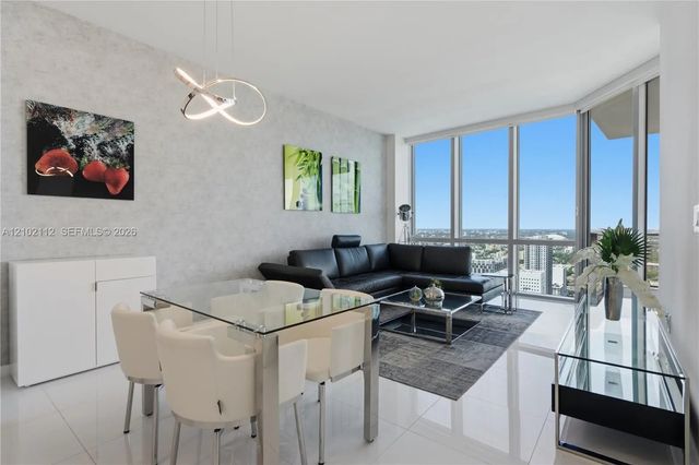 4 of 30 - 851 Ne 1st Avenue #3906, Miami, FL