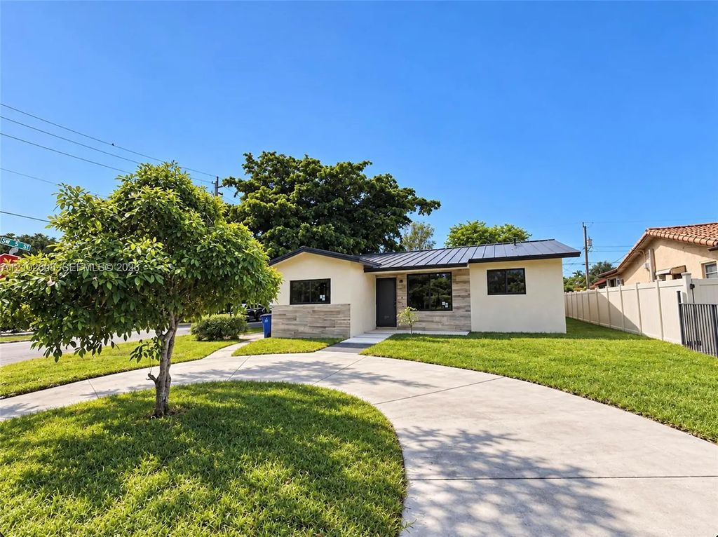 424 3rd, Hallandale Beach
