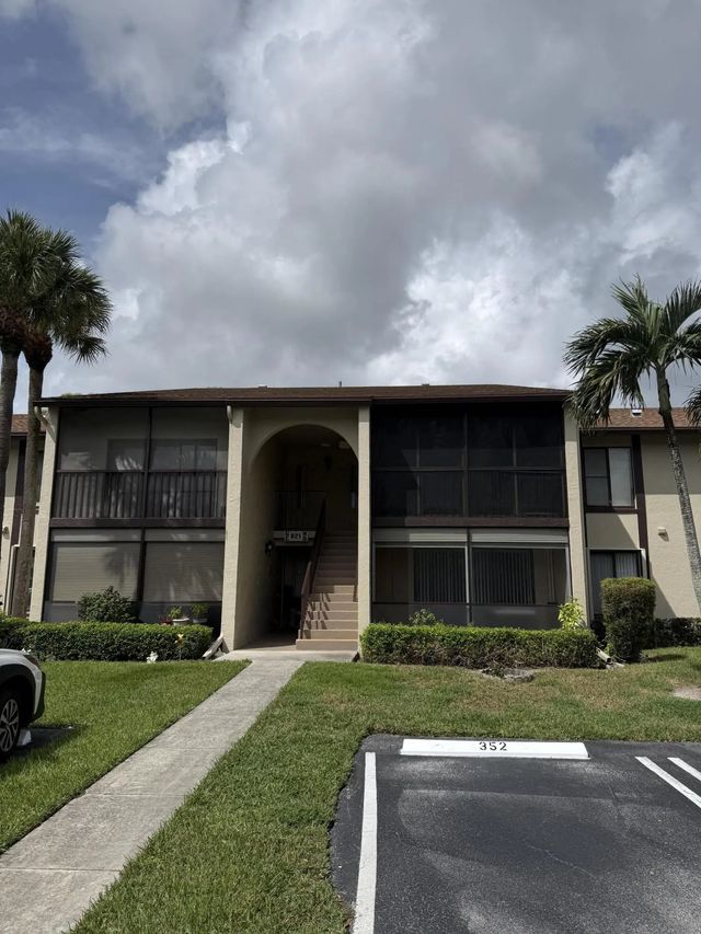 821 Sky Pine Way #c2, Greenacres