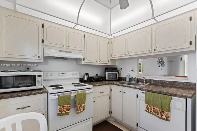 2 of 26 - 2998 Nw 48th Terrace #424, Lauderdale Lakes, FL