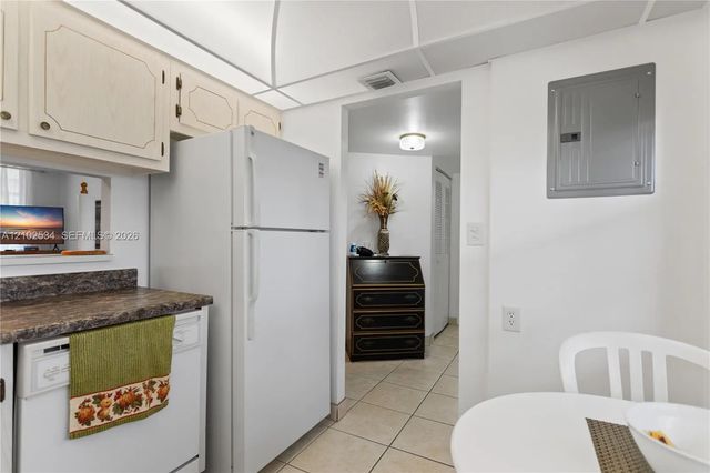 3 of 26 - 2998 Nw 48th Terrace #424, Lauderdale Lakes, FL