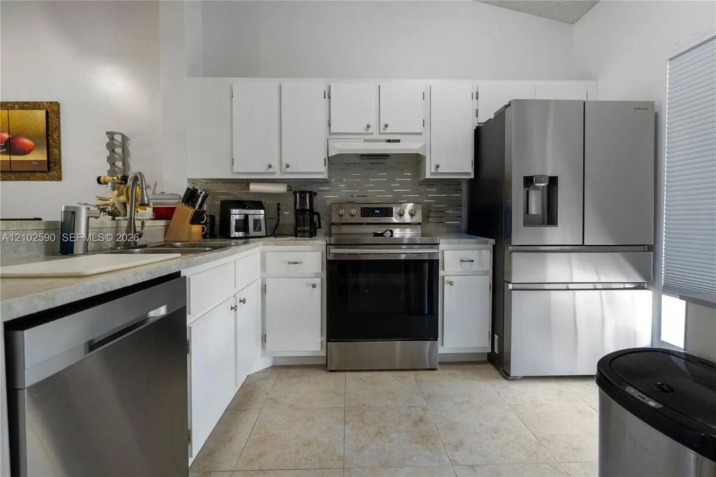 2720 S Oakland Forest Drive #1004, Oakland Park
