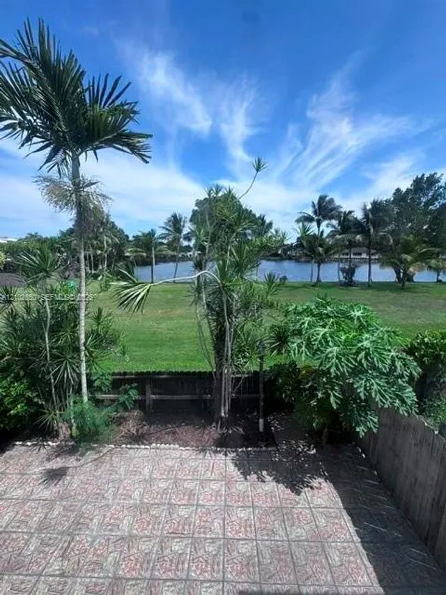 6713 Sw 112th Court, Miami