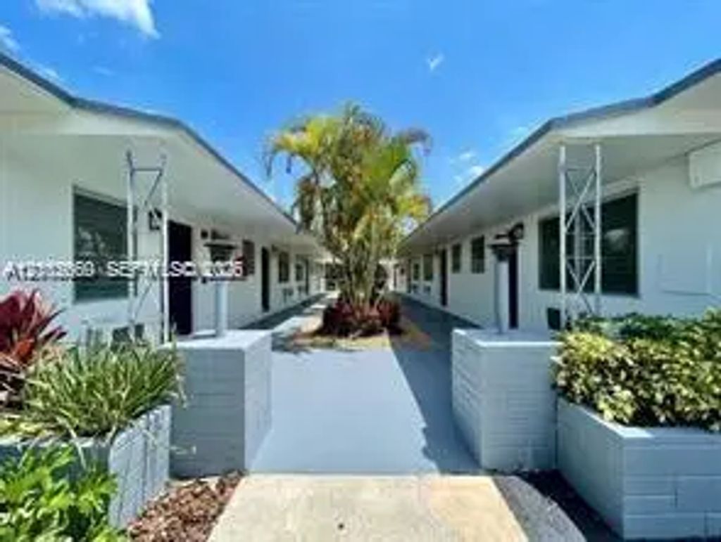 13035 Emerald Drive #351, North Miami