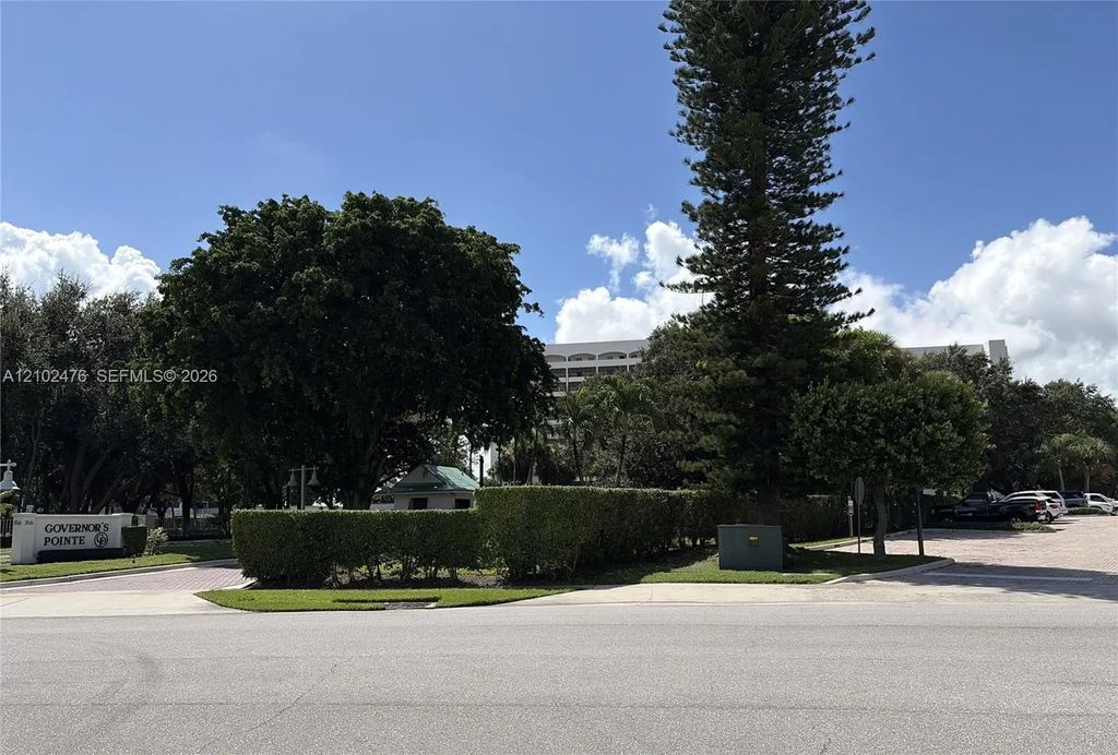 356 Golfview Road #305, North Palm Beach