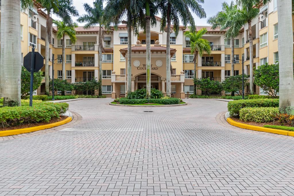 16101 Emerald Estates Drive #146, Weston