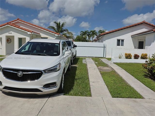 4 of 58 - 13555 Sw 38th Lane, Miami, FL