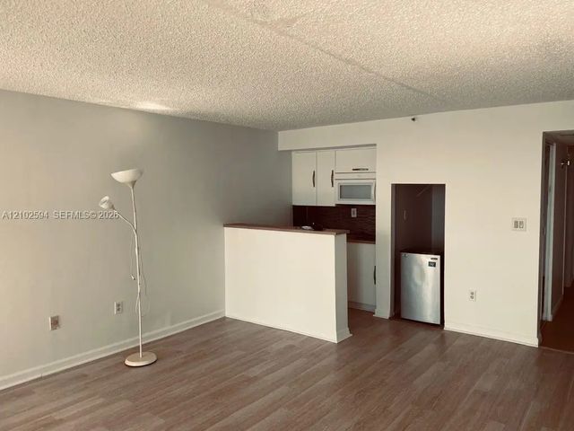 3 of 9 - 555 Ne 15th Street #412, Miami, FL
