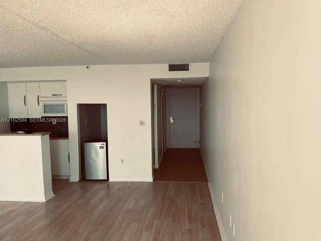 5 of 9 - 555 Ne 15th Street #412, Miami, FL