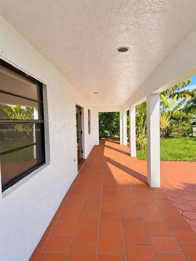 5 of 24 - 11461 Sw 193rd Street, Miami, FL