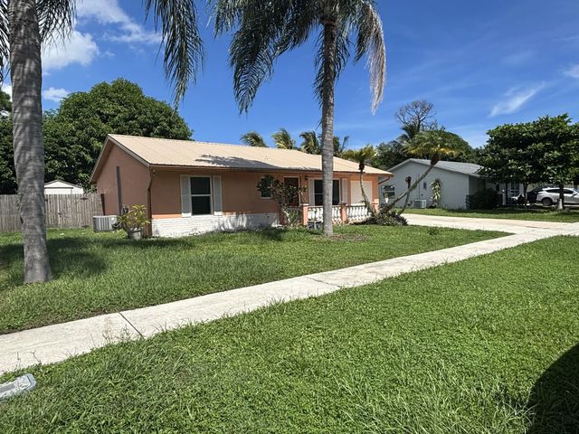 2 of 38 - 4553 Vespasian Court, Lake Worth, FL
