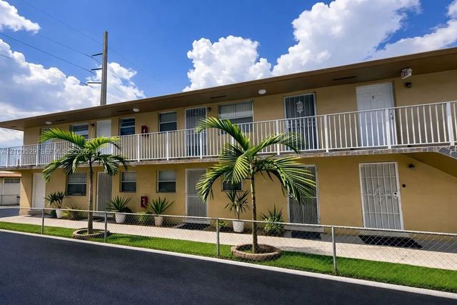 715 W 29th Street, Hialeah