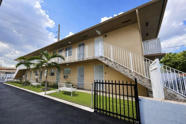 2 of 6 - 715 W 29th Street, Hialeah, FL