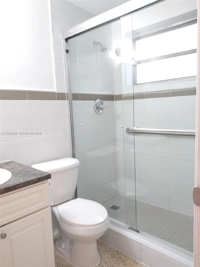5 of 6 - 715 W 29th Street, Hialeah, FL