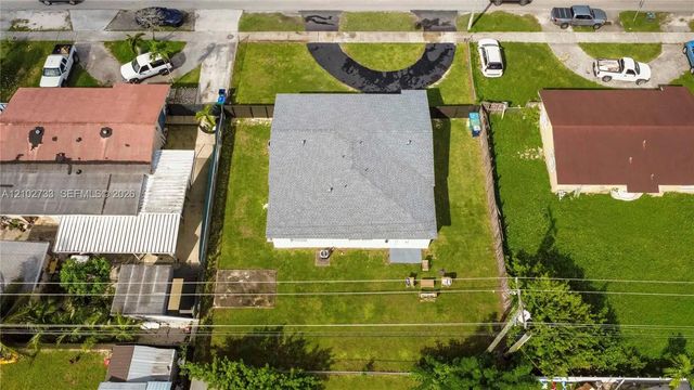 3 of 40 - 19411 Sw 117th Avenue, Miami, FL