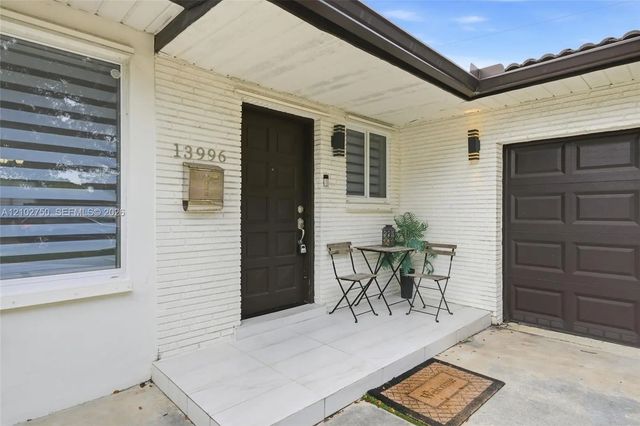 2 of 34 - 13996 Lake Lure Court, Miami Lakes, FL