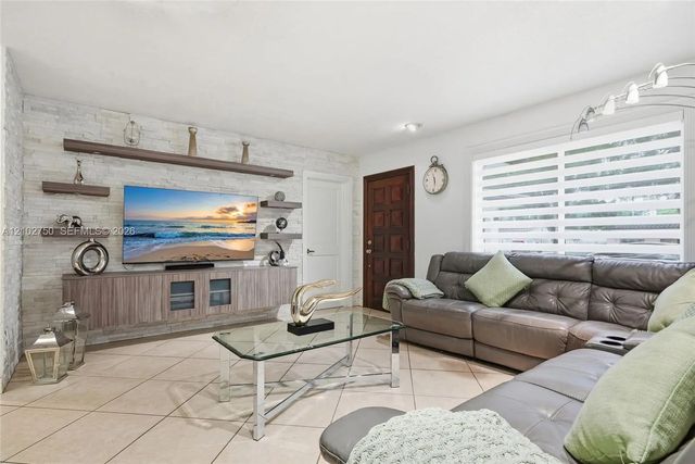 4 of 34 - 13996 Lake Lure Court, Miami Lakes, FL