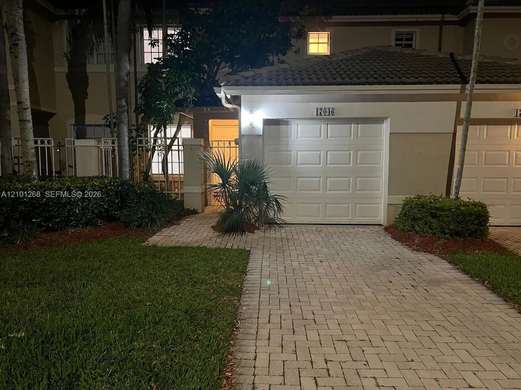 17046 Nw 22nd Street, Pembroke Pines