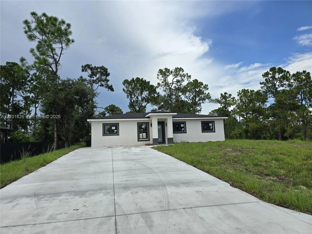 1031 E Hansen, Lehigh Acres