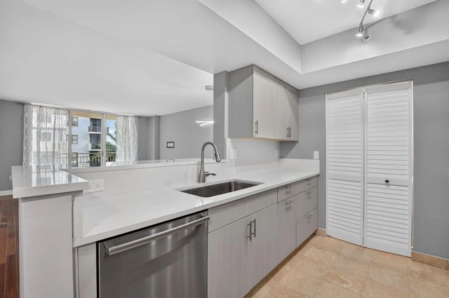 5 of 45 - 99 Se Mizner Boulevard #435, Boca Raton, FL