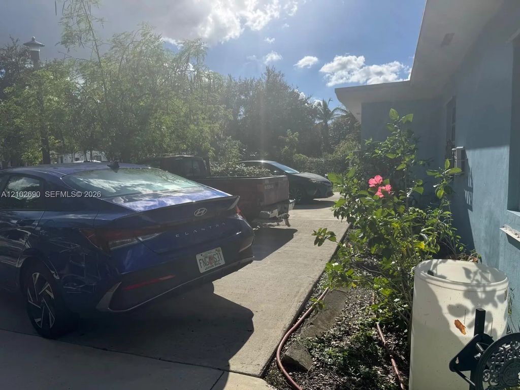 12600 Nw 13th Avenue, North Miami