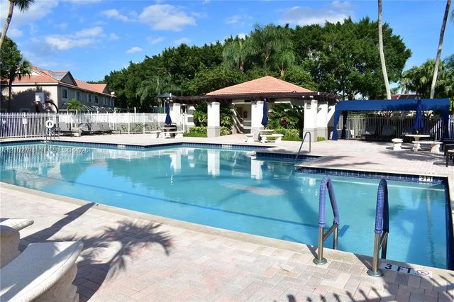 5 of 8 - 952 Sevilla Circle, Weston, FL