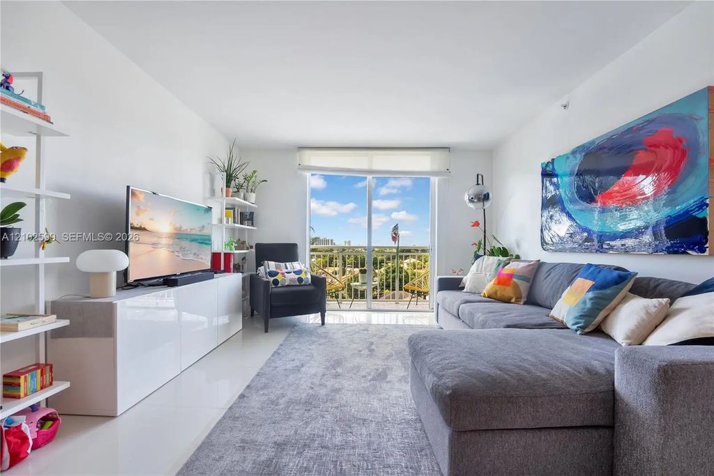 3000 Coral Way #606, Miami