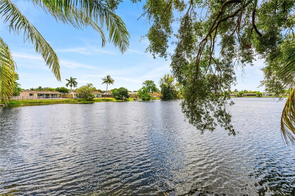 8956 Palm Tree Lane #8956, Pembroke Pines