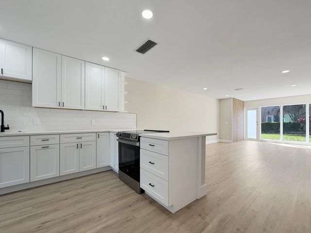 4 of 33 - 13924 Vía Flora #b, Delray Beach, FL