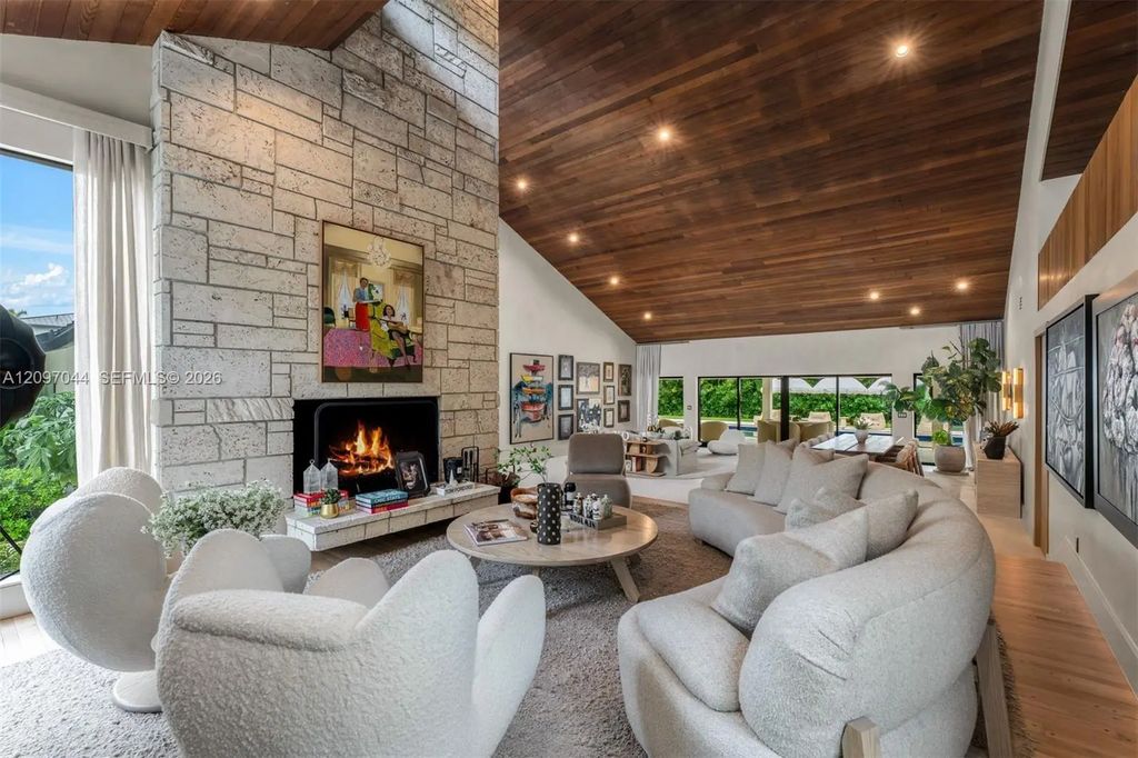 5902 Sw 105th Street, Pinecrest