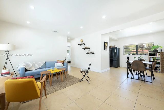 3 of 15 - 250 Ne 170th Street, North Miami Beach, FL
