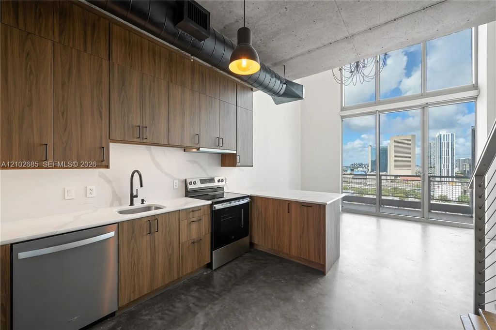 690 Sw 1st Court #2115, Miami