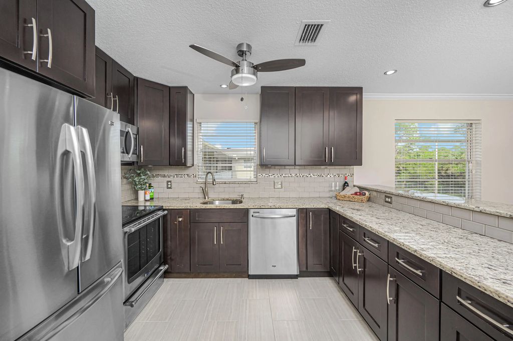 16 Lake Vista Trail #202, Port St. Lucie
