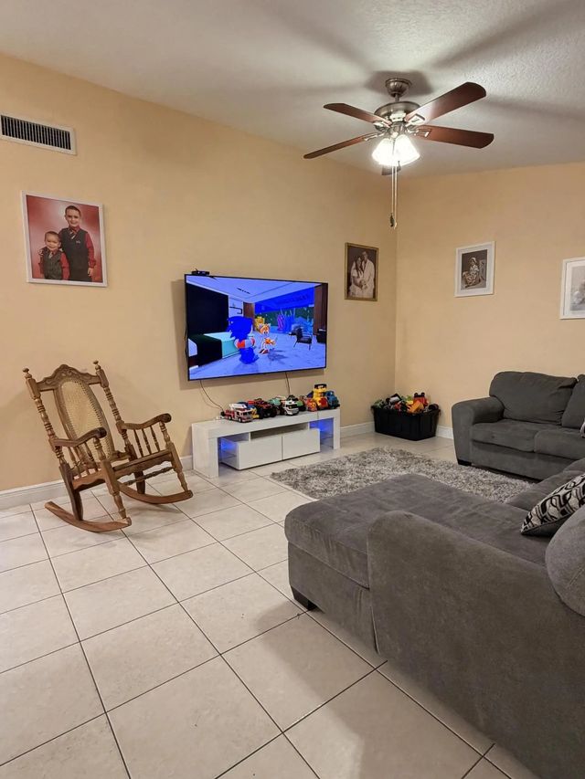 2 of 18 - 534 Springdale Circle #53-d, Palm Springs, FL