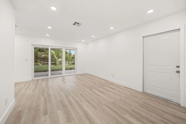 3 of 20 - 5965 Caribbean Boulevard, West Palm Beach, FL