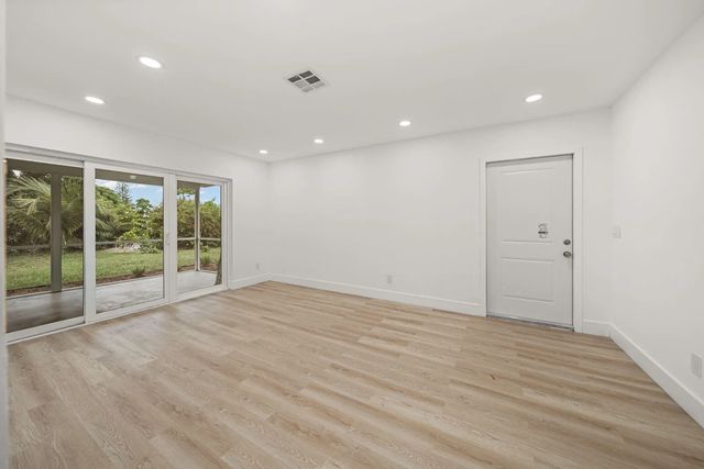 5 of 20 - 5965 Caribbean Boulevard, West Palm Beach, FL