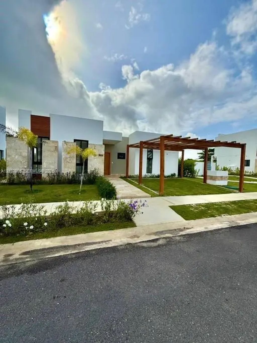 1 Villa Oasis Park, 