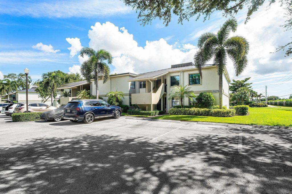 12790 Briarlake Drive #204, Palm Beach Gardens