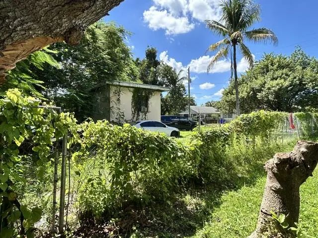 5 of 11 - 7803 Nw Miami Place, Miami, FL