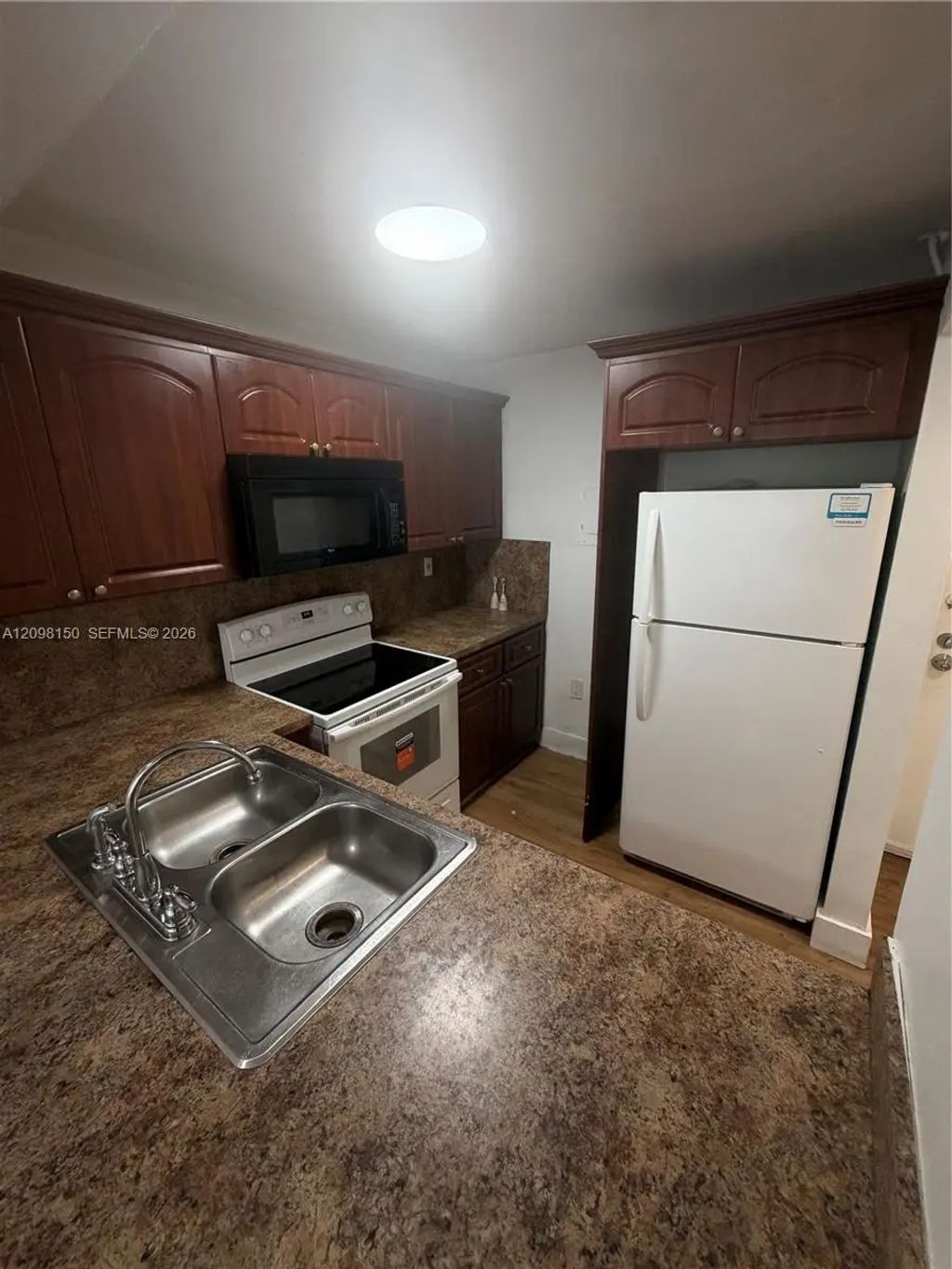 16465 Ne 22nd Avenue #412, North Miami Beach