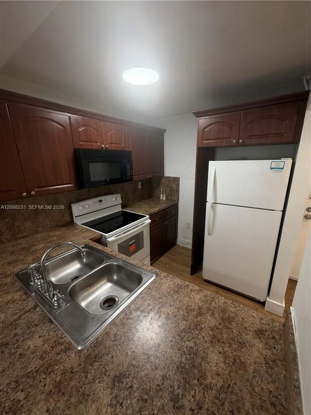 16465 Ne 22nd Avenue #412, North Miami Beach