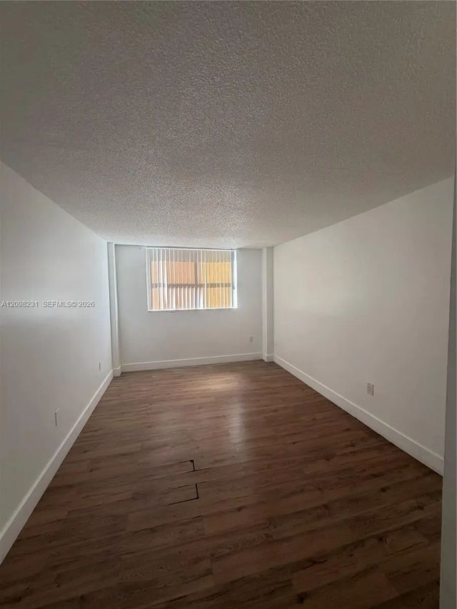 5 of 23 - 16465 Ne 22nd Avenue #412, North Miami Beach, FL