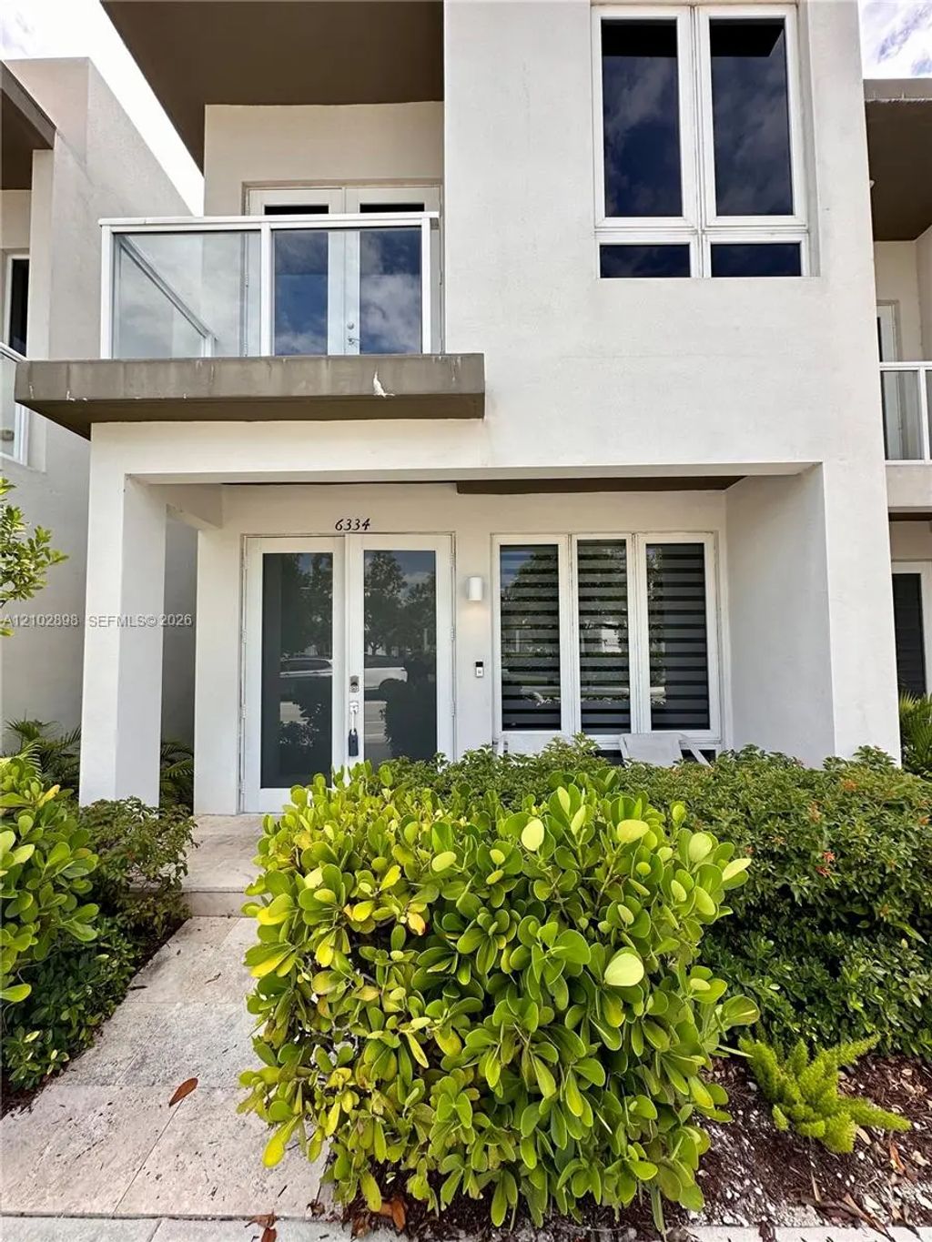 6334 Nw 104th Path #6334, Doral