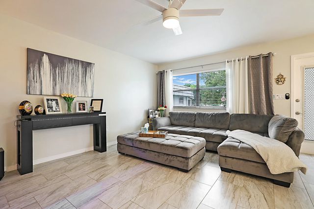 3 of 25 - 136 Tuscany B, Delray Beach, FL