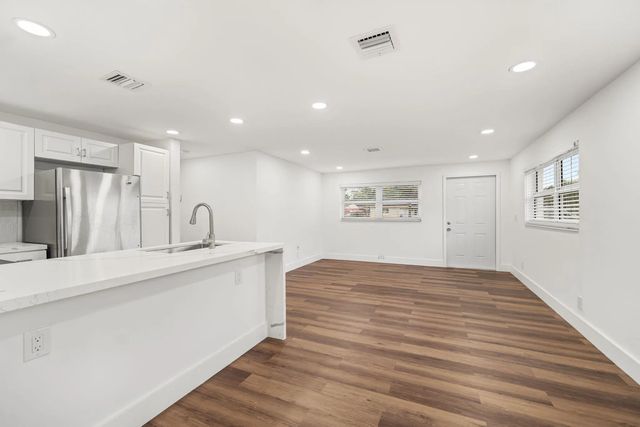 5 of 25 - 5295 Helene Place, West Palm Beach, FL