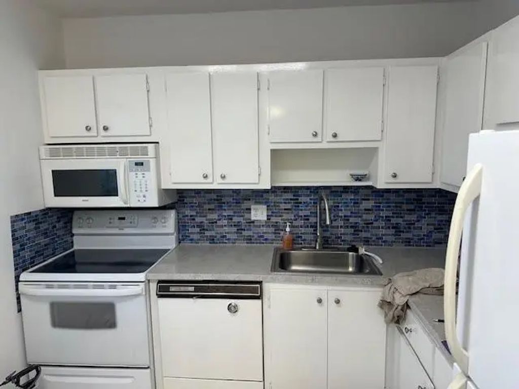 7305 Nw 5th Place #206, Margate