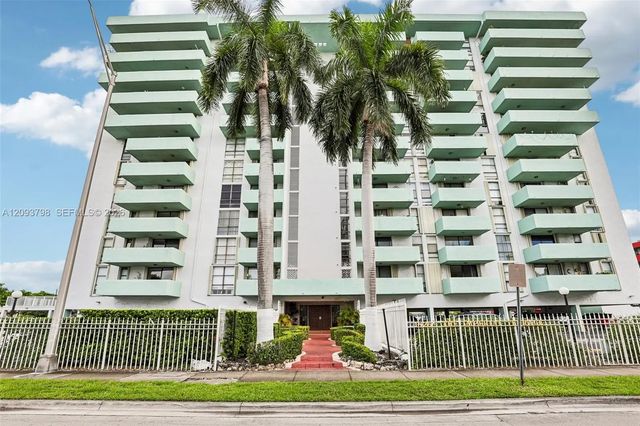 1825 W 44th Place #208, Hialeah