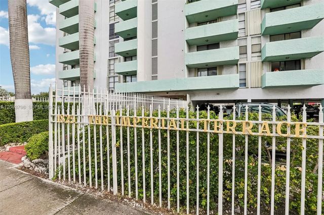 3 of 27 - 1825 W 44th Place #208, Hialeah, FL