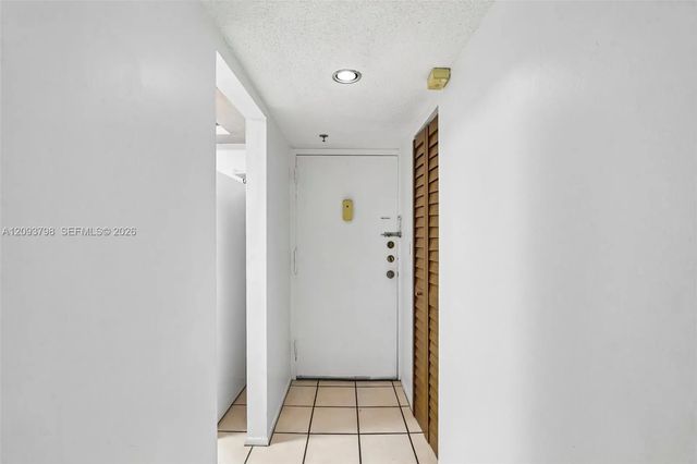 4 of 27 - 1825 W 44th Place #208, Hialeah, FL