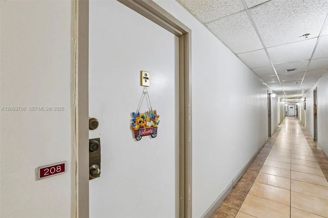 5 of 27 - 1825 W 44th Place #208, Hialeah, FL